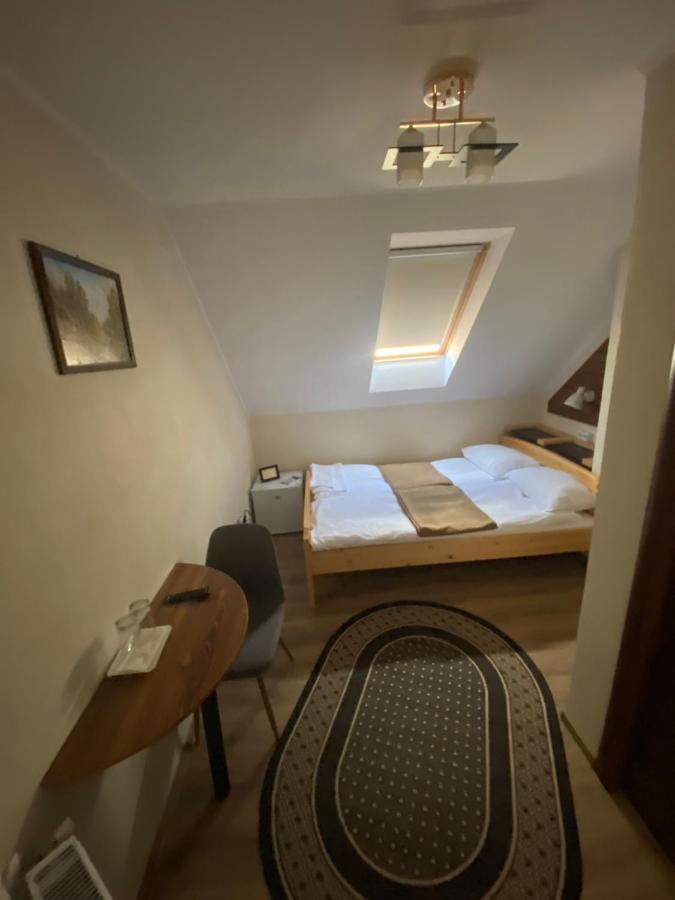 Hotel Gradics Panzio Siculeni Exteriér fotografie